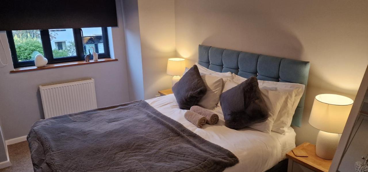 Country Style, 2 Bedroom House, Parking And Superb Location NWI Kültér fotó